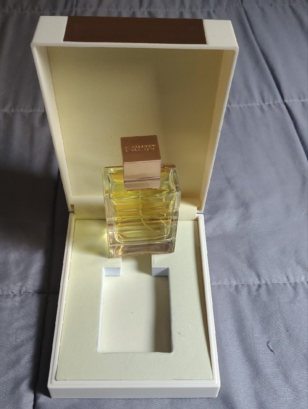 Amber Oud White Edition - White and Gold - Picture 3 of 4